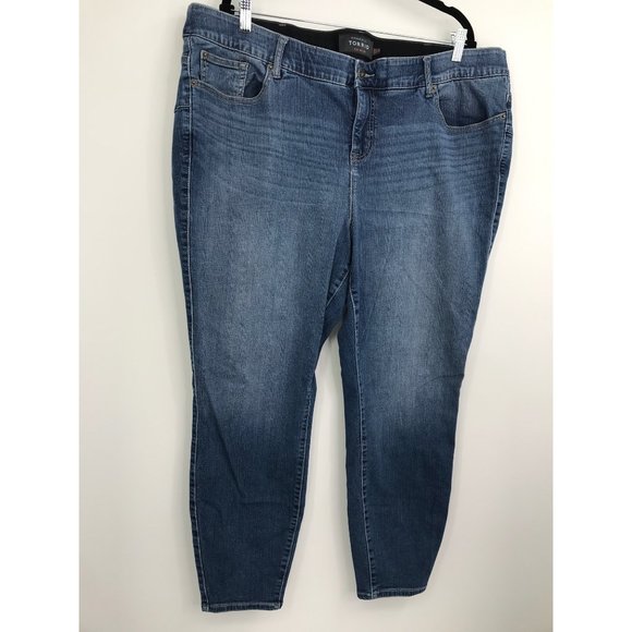 Torrid Bombshell Skinny Jean Premium Stretch Medium Wash 26 Regular - Picture 2 of 5